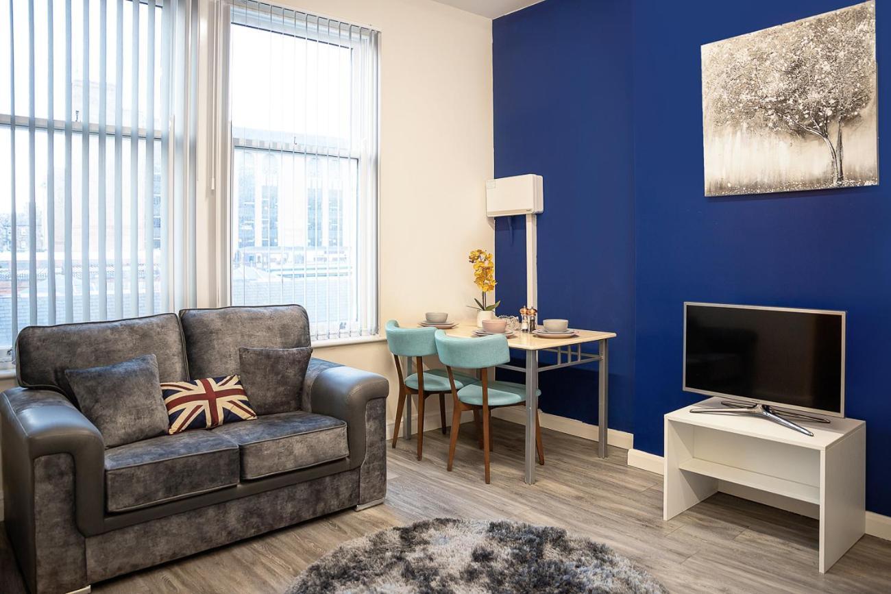 Betty'S Apartment- Metres From Train Station Харогейт Екстериор снимка